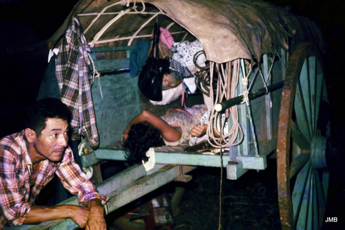 AÑO 1979 - COLOR - VIDA CAMPESINA EN PARAGUAY (JOSÉ MARÍA BLANCH)